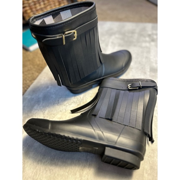 Rare Burberry mid-calf fringe rain boots 40EU - Picture 5 of 6